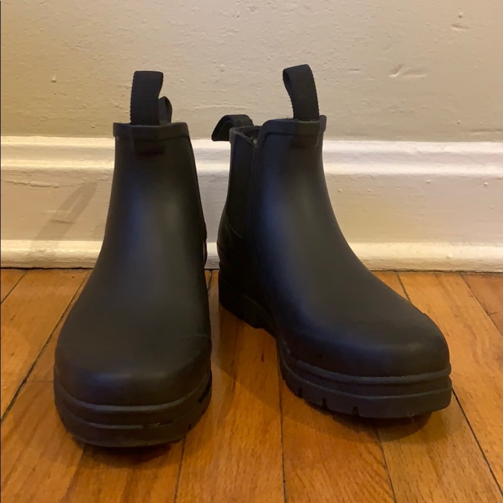 Everlane Chelsea Rain Boot